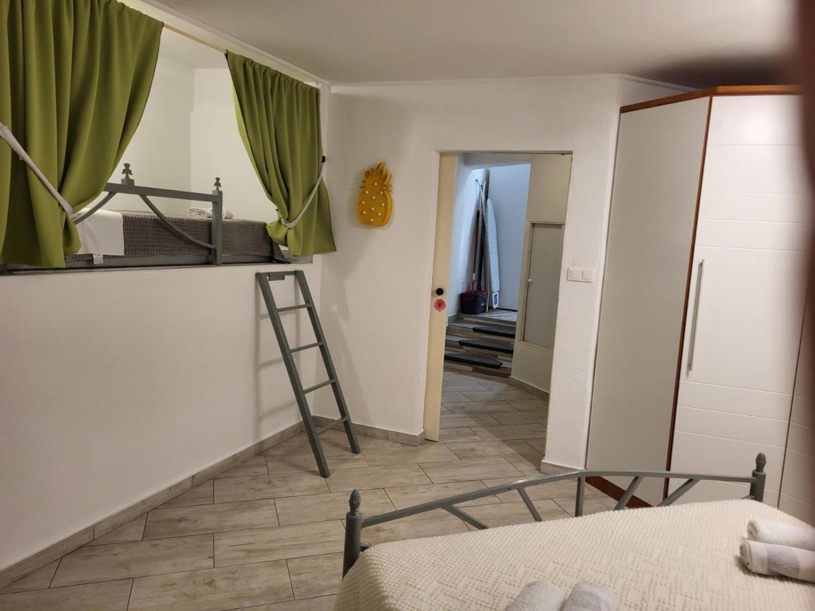 Holiday House With A Parking Space Novi Vinodolski - 17533 Номер фото